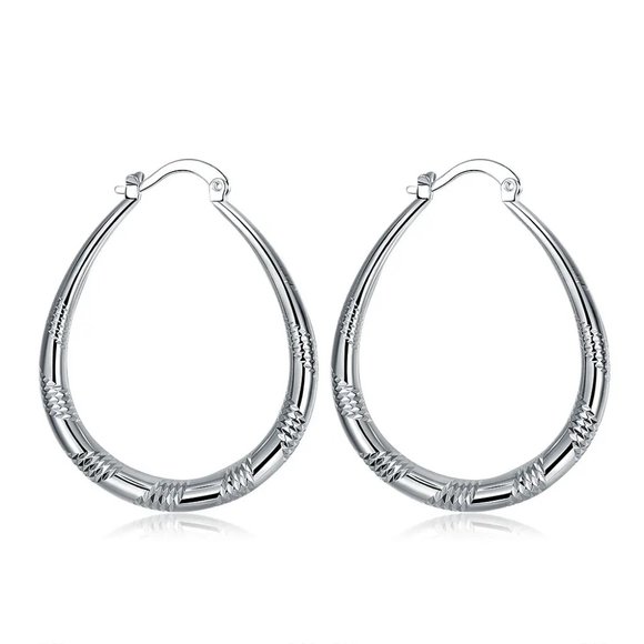 Gorgeous .925 Sterling Silver Oval Hanging Hoop Earrings With Pattern - Picture 8 of 11